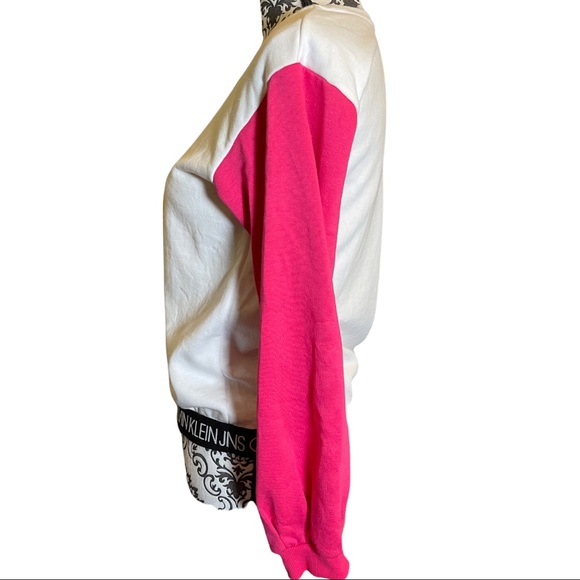 Calvin Klein - White sweatshirt with color block sleeves, pink and purple, sz L - Picture 2 of 6